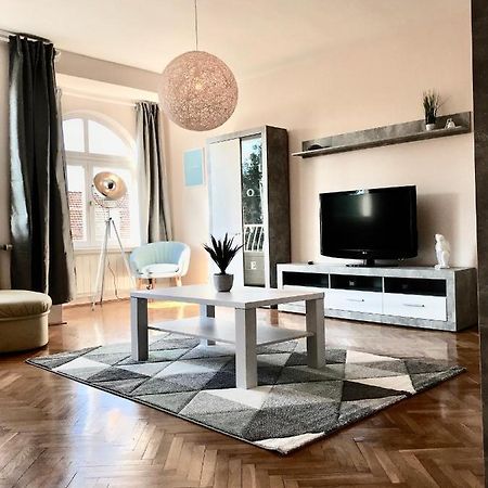 Szeged Gyoengye Apartment Екстериор снимка