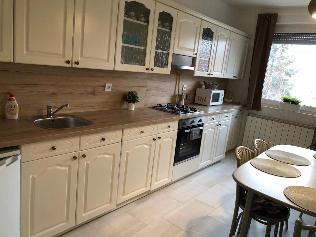 Szeged Gyoengye Apartment Екстериор снимка