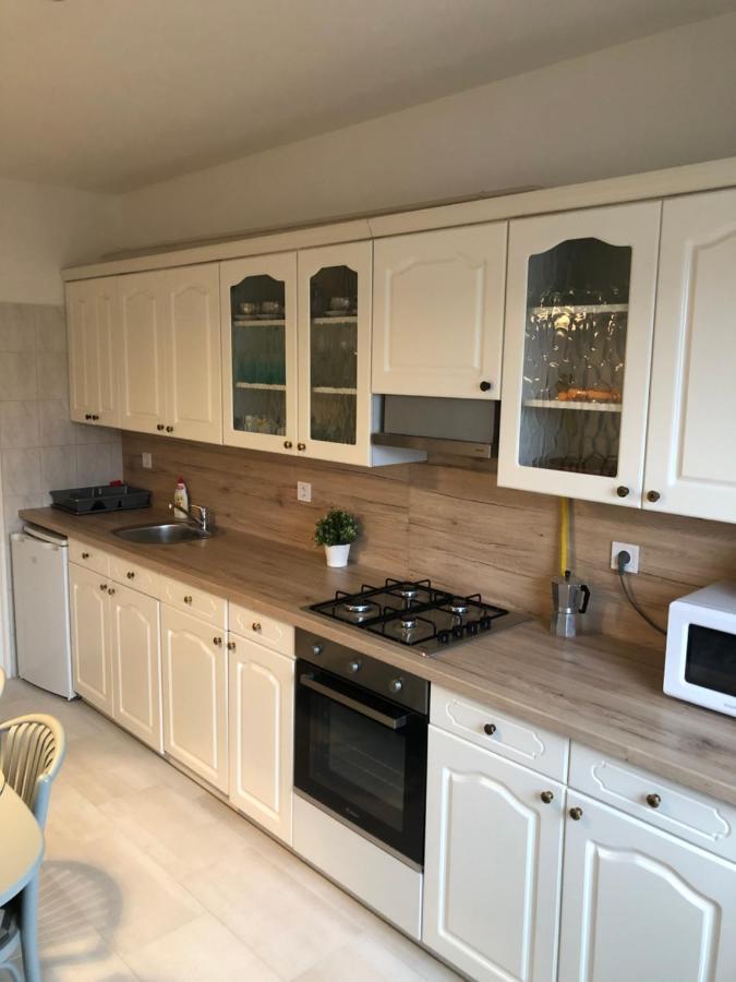 Szeged Gyoengye Apartment Екстериор снимка