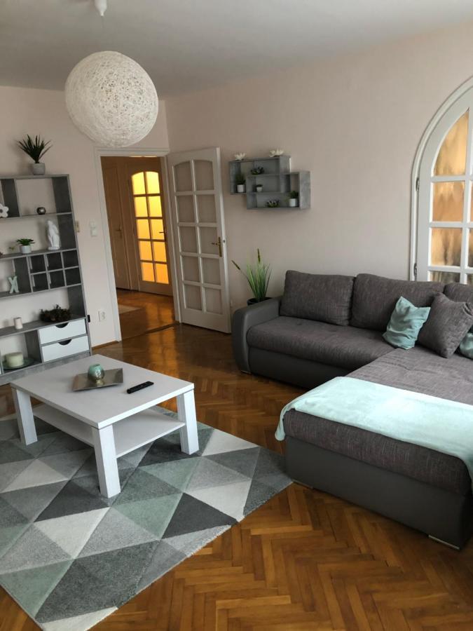 Szeged Gyoengye Apartment Екстериор снимка
