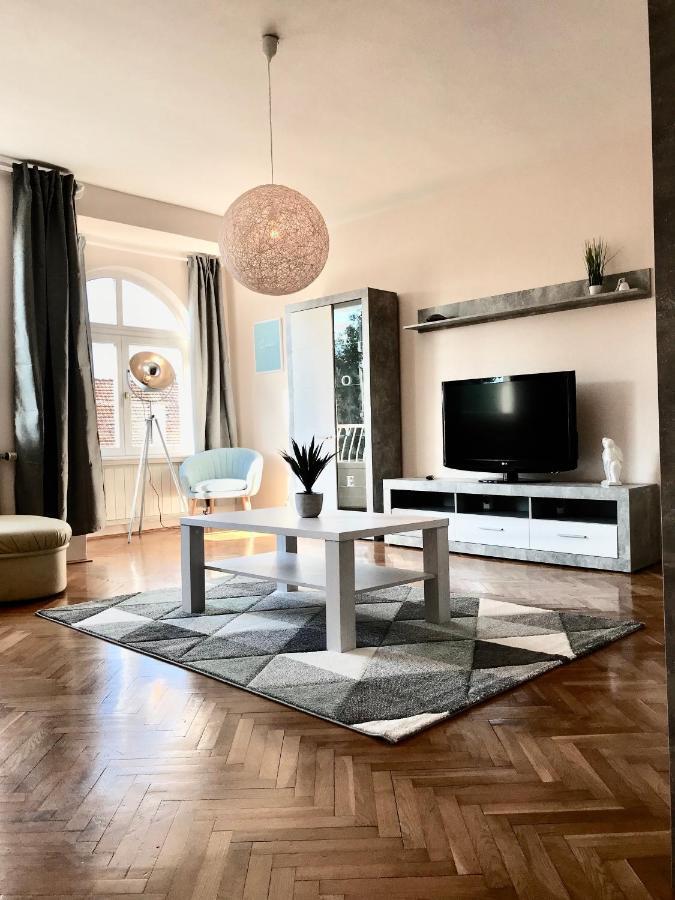 Szeged Gyoengye Apartment Екстериор снимка