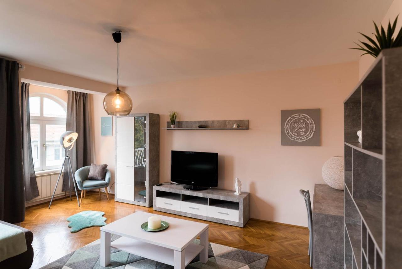 Szeged Gyoengye Apartment Екстериор снимка